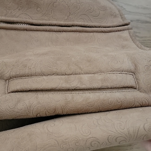 Coat - Picture 5 of 7